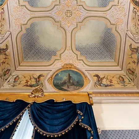 Raciti Palace דירה *