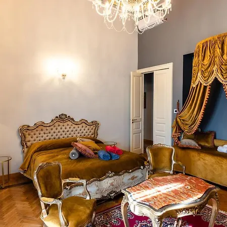 Raciti Palace דירה *