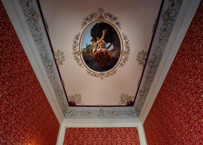 Raciti Palace Apartment